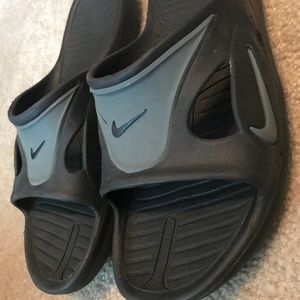 nike first string slide size 13